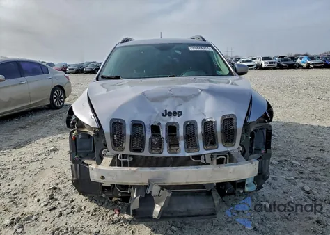 2018 Jeep Cherokee Latitude z USA, uszkodzony, nr VIN 1C4PJLCB8JD542919